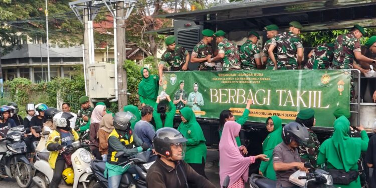 Semarakkan Ramadhan 1447 H, Bekangdam IM dan Persit KCK Berbagi 500 Takjil