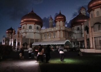 Masjid Agung Menuai Kegelapan Saat Shalat Magrib