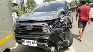 Kecelakaan Maut di Jalinsum Tanjung Morawa Innova Reborn Vs Sepeda Motor