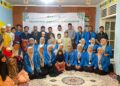 Mahasiswa awardee BCB Angkatan VII UIN Ar-Raniry bersama pengurus dan anak-anak Asrama Sahabat Yatim. (Dok/Ist)