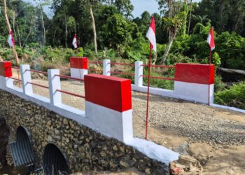 Satgas Gulbencal Kodam I/BB Rampungkan Pembangunan Jembatan Aramco di Desa Lalaona’a