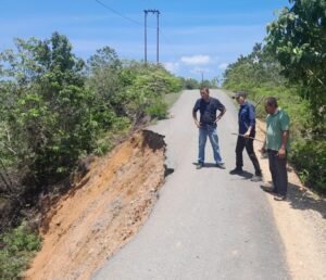 PUPR Aceh Barat Tangani Longsor Ruas Jalan Jawi-Sipot di Sungai Mas
