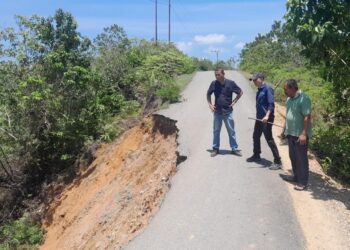 PUPR Aceh Barat Tangani Longsor Ruas Jalan Jawi-Sipot di Sungai Mas