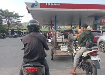 Jelang Hari Raya Antrian BBM di Kota Medan Mengular Warga Semangkin Menjerit