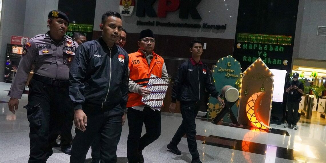 KPK Resmi Tahan Eks Menag Yaqut Terkait Dugaan Korupsi Kuota Haji