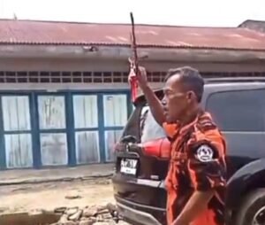Mobil Dinas Bupati Deli Serdang Dihadang Warga
