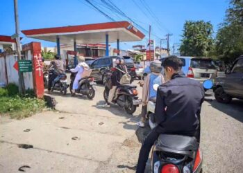 Panik Buying di Banda Aceh, Antre BBM di SPBU Mengular