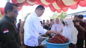 Sekda Aceh Tinjau Gerakan Pangan Murah di Meulaboh, Pastikan Stabilitas Harga Pangan Selama Ramadhan