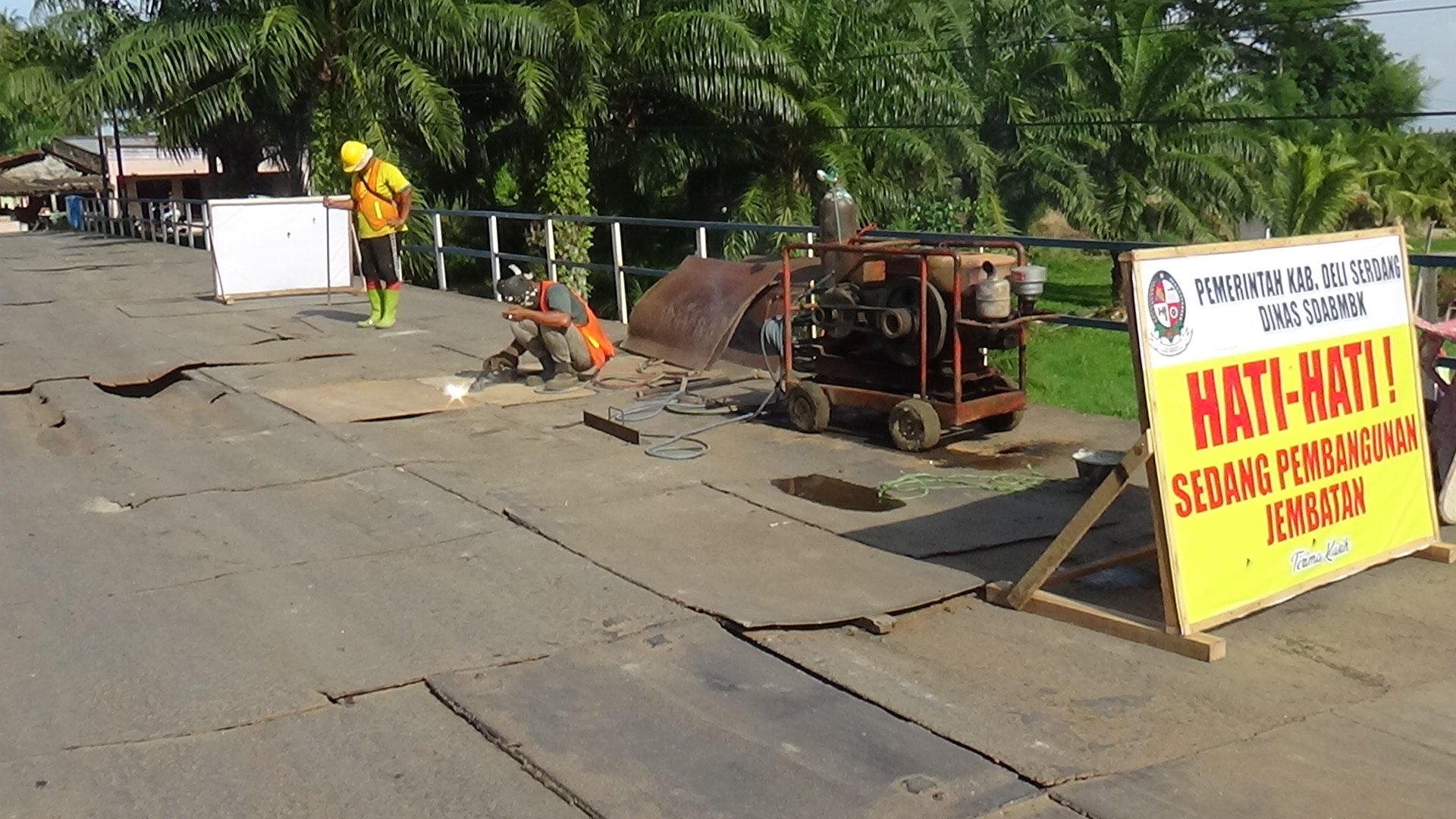 DSC08315 Jembatan Rusak Bertahun-Tahun di Desa Klambir Akhirnya Dibangun Awal Mei