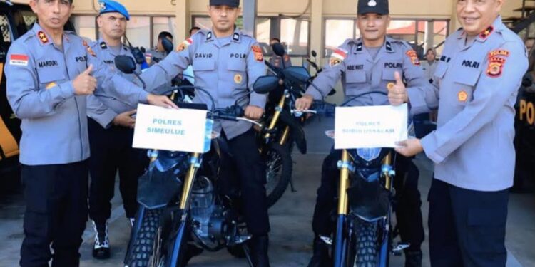 Kapolda Aceh Serahkan Bantuan Kendaraan Dinas Kepada Polres Simeulue Dan Subulussalam