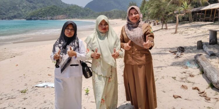 Dinkes Pantau Lokasi Wisata Pantai di Aceh Besar