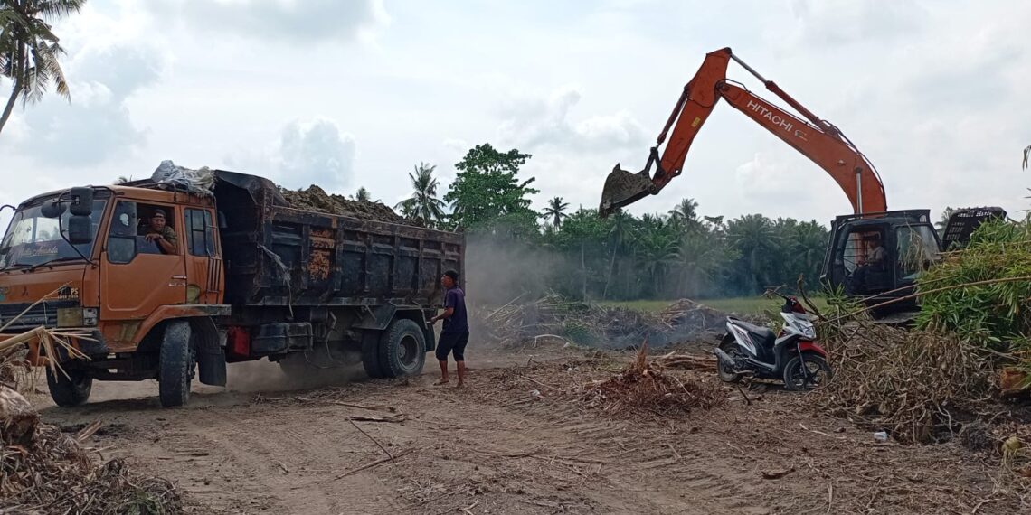 Modus Cetak Sawah, Galian C Rusak Jalan Baru di Pantai Labu