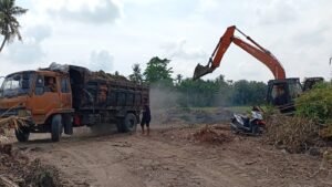 Modus Cetak Sawah, Galian C Rusak Jalan Baru di Pantai Labu