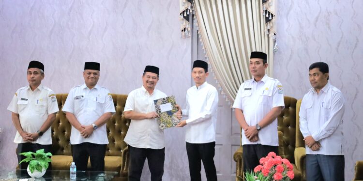 Bupati Aceh Barat Serahkan SK Plt Tiga Jabatan Strategis