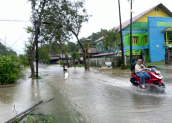 Banjir Landa Sejumlah Wilayah di Kabupaten Simeulue Akibat Hujan Lebat
