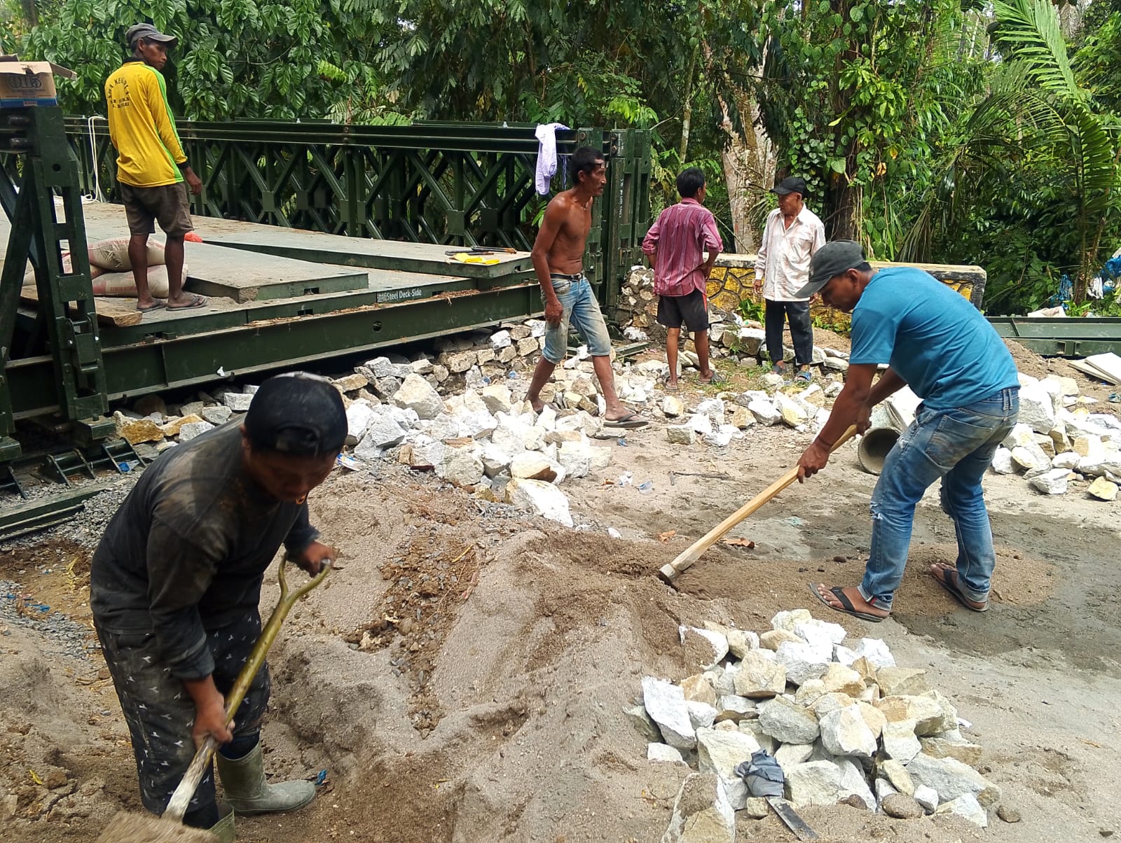 IMG-20260406-WA0011 Kodim 0207/Simalungun Bersama Yonzipur I/DD Rampungkan Jembatan Modular di Dolok Maraja