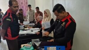 Sejumlah Berkas Diamankan Dalam Penggeledahan di Kantor PT Perindo Unit Simeulue Terkait Dugaan Korupsi