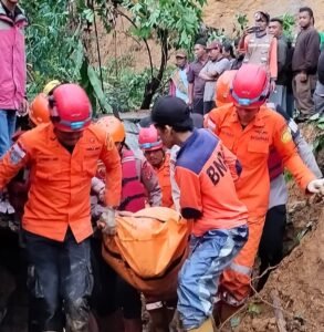 Longsor Sibolangit Lima orang Meninggal Dunia,Tim Sar Lakukan Pencarian