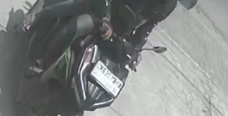 Pencurian Sepeda Motor di Medan Tembung Terekam CCTV Pak Kapolrestabes Medan