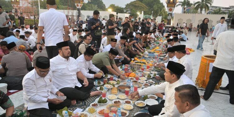 Satpol PP WH Aceh Amankan Khanduri Nuzulul Qur’an di Masjid Raya Baiturrahman