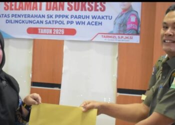 Satpol PP dan WH Aceh Serahkan SK PPPK Paruh Waktu 2026