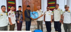 Direktur Pol PP Kemendagri Bersama Kasatpol PP WH Aceh Salurkan Bantuan Presiden di Aceh Tenggara dan Gayo Lues