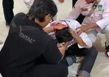 Peristiwa Tragis di Aula Kantor Gubernur Sumut, Korban Bersimbah Darah Dilarikan Kerumah Sakit