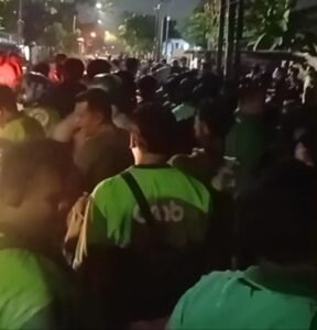 Ratusan Ojol Geruduk Markas Matel di Medan, Suasana Mencekam Hingga Malam