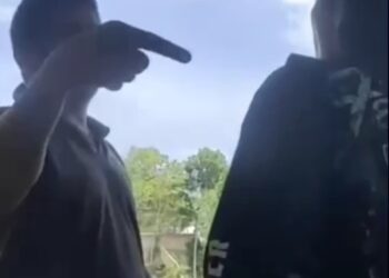 Oknum Kepala Sekolah di Toba Nyaris Baku Hantam Dengan Masyarakat Viral 