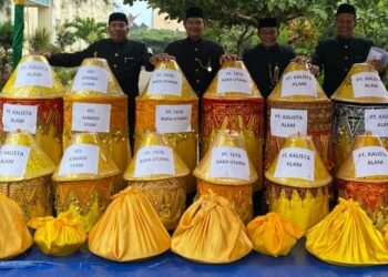 Tradisi “Idang Meulapeh” Kemegahan Tradisi Maulid di Nagan Raya Aceh