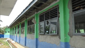DSC08434-300x169 Rehab SMP Negeri 7 Paloh Merbau Asal Jadi, Diduga Abaikan K3 dan Tanpa Plang Proyek