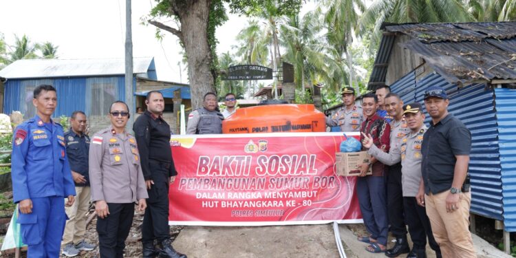Polres Simeulue Gelar Bakti Sosial Kepulau Siumat Dalam Rangkah Hut Bhayangkara 