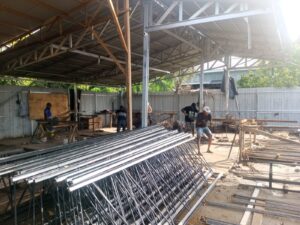 IMG-20260503-WA0005-300x225 Kodim 0105/Abar All Out Bekerja Siang-Malam untuk Selesaikan Pembangunan KDKMP, Cuaca Hujan : Fabrikasi Rangka Baja di Workshop