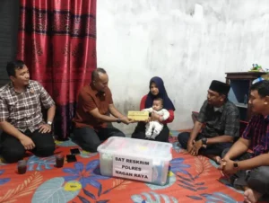 Kasat Reskrim Polres Nagan Raya Kunjungi Bayi Penderita Bocor Jantung, Berikan Bantuan dan Dukungan