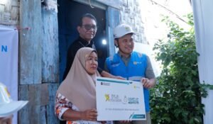 Terangi Rumah Ibu Atik, PLN Sumut Hadirkan Harapan Lewat Program Light Up The Dream