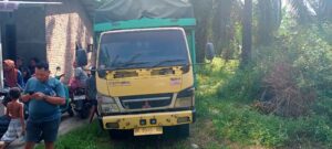 IMG-20260512-WA0037-300x135 Truk Diduga Angkut BBM Solar Ilegal  Sopir Nyaris Diamuk Massa, Polresta DS Diduga Main Mata