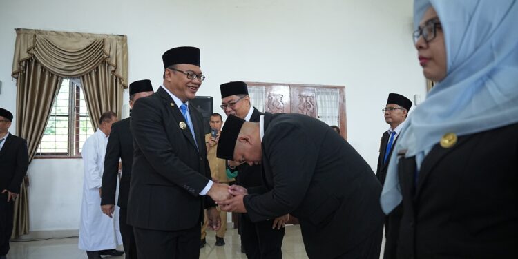 Bupati Deli Serdang Lantik 53 Pejabat Baru: Kadis Cipta Karya Jangan Persulit Layanan Perizinan