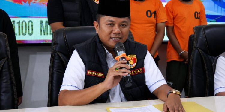 Puluhan Mahasiswa Gelar Aksi Demo di Polres Paluta Terkait Dugaan Mafia BBM Subsidi
