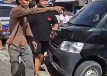 Diduga Lempari Kendaraan di Jalan Terusan Tuasan, Seorang Pria Diamankan Warga  ‎