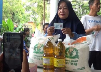 Bawa KK dan Kartu, Warga Tanjung Selamat Pertanyakan Status Penerima Bantuan