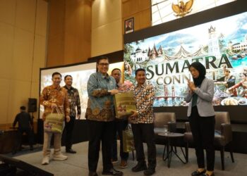 Disbudpar Aceh Raih Penghargaan Best Presenter pada Ajang Sumatra Connect 2026