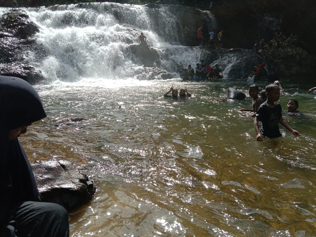 1596533599145903-2 Eksotis dan Belum Banyak Diketahui, Pesona Air Terjun Pungki di Tengah Alam Liar