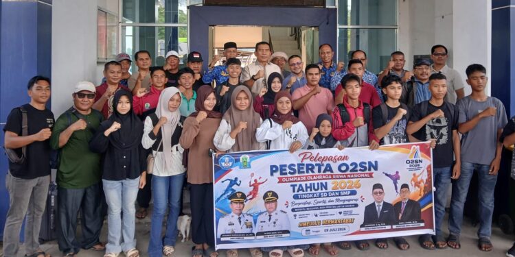 Bupati Simeulue Lakukan Pelepasan Kontingen Olimpiade Olahraga O2SN Simeulue
