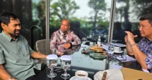 Mualem Temui Hashim, Bahas Percepatan Pembangunan Ekonomi Aceh