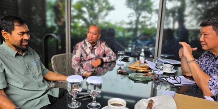 Mualem Temui Hashim, Bahas Percepatan Pembangunan Ekonomi Aceh
