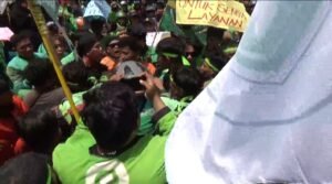 Ratusan Ojol Demo di Kantor Gubernur Sumut, Desak Kepastian Tarif