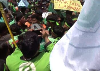 Ratusan Ojol Demo di Kantor Gubernur Sumut, Desak Kepastian Tarif