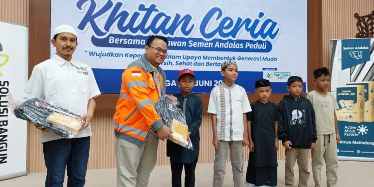 Wujud Kepedulian Sosial, Karyawan Semen Andalas Peduli dan Yakesma Aceh Gelar Khitan Massal Gratis