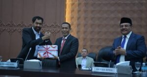 Gubernur Mualem Sampaikan Raqan Pertanggungjawaban Pelaksanaan APBA 2025 ke DPR Aceh  ‎