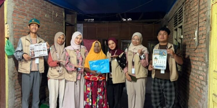 Mahasiswa KKN USK Edukasi Tas Siaga Bencana dan GERADAM kepada Warga Cut Langien